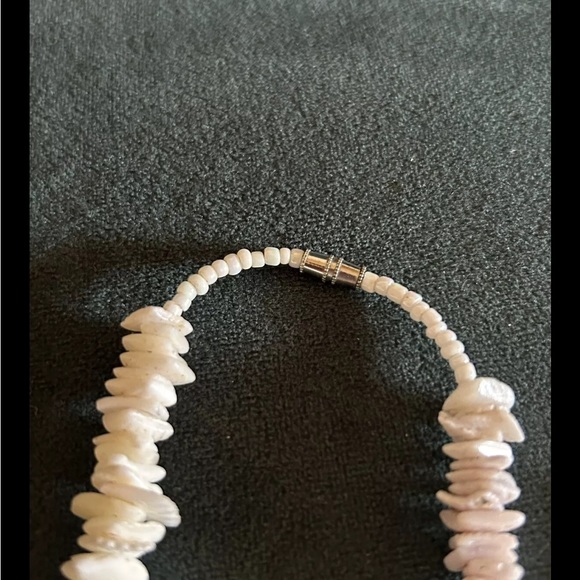 FINAL CLEARANCE VINTAGE (3) PUKA SHELL/MOTHER OF PEARL NECKLACES/PAIR EARRINGS - Picture 13 of 13